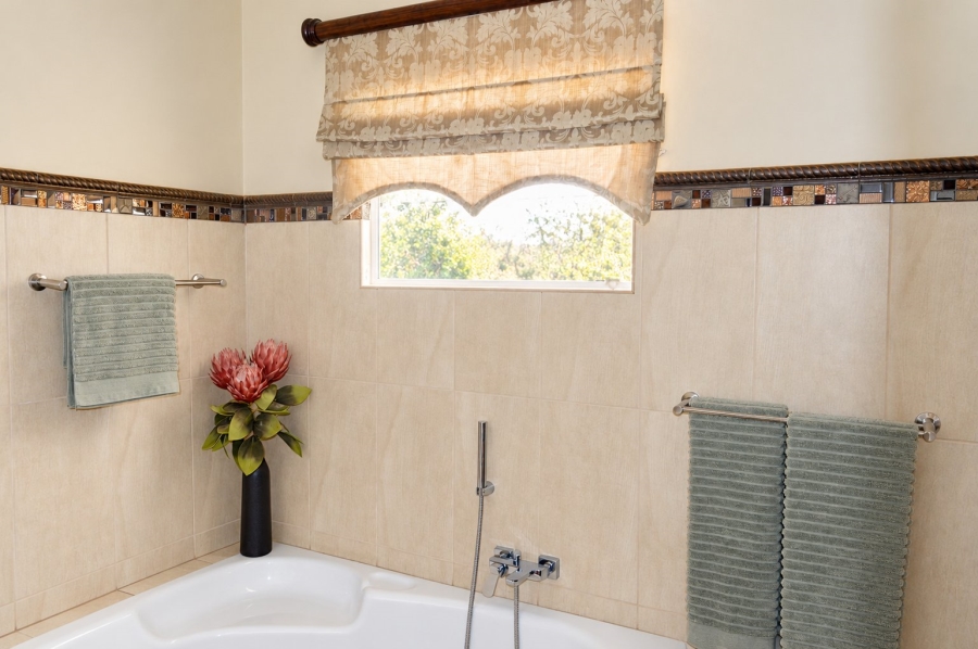 3 Bedroom Property for Sale in Roosheuwel North West